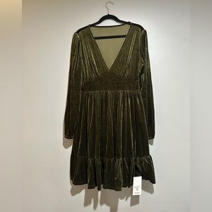 Green Velvet Plus Size Dress